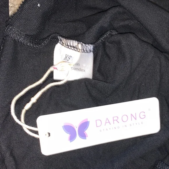 NWT Women's Black Off The Shoulder Long Sleeve Form Fitting Ruched Top XS - Picture 8 of 10